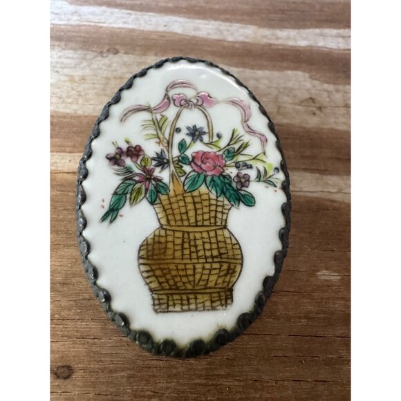 Vintage Porcelain Compact Enamel Snuff Pill box - Picture 7 of 7